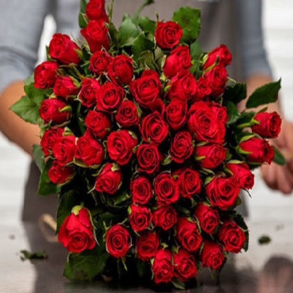 Blumenstrauß aus 29 roten Rosen Resim 1
